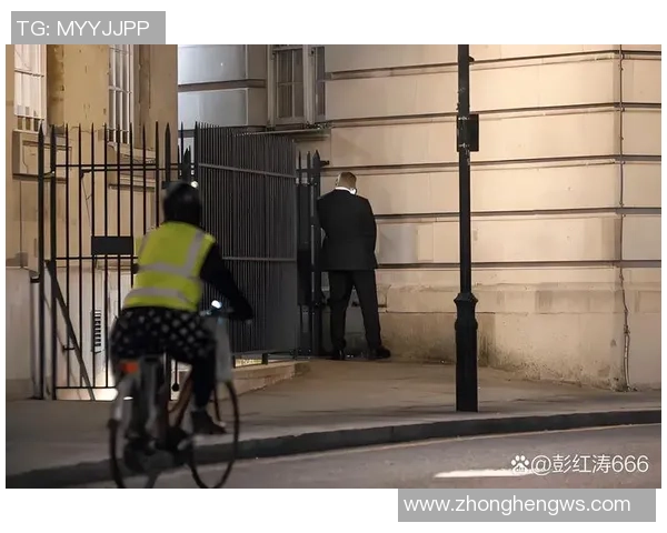 足球明星家中遭窃事件引发关注安全隐患再度成为热议话题 足球明星家中遭窃事件引发关注安全隐患再度成为热议话题